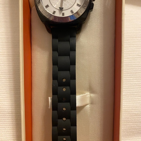Coach Watch - Picture 4 of 6